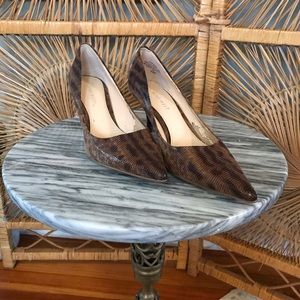7.5 snakeskin pointed toe heels